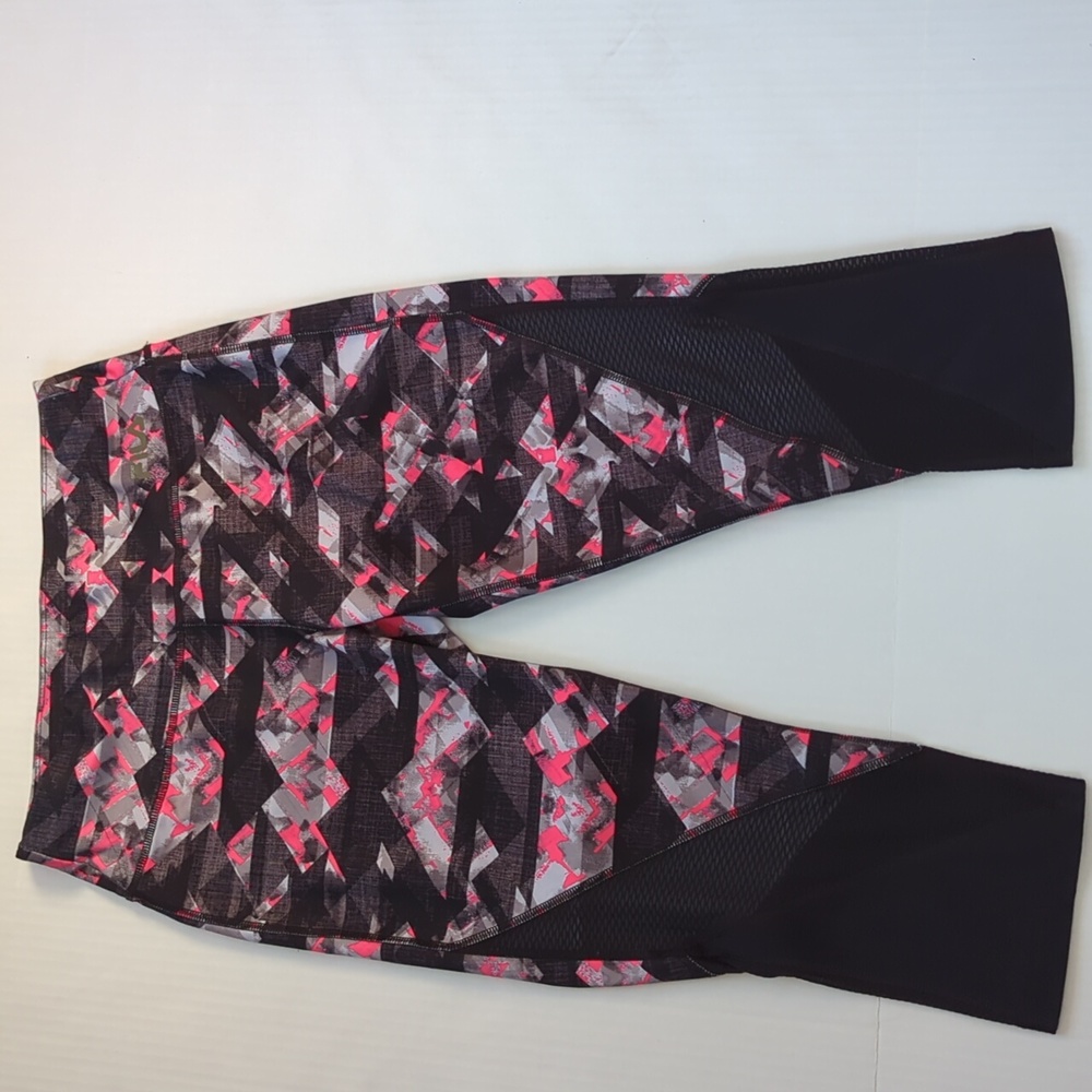 Fila Sport Fishnet Capri Yoga Leggings MEDIUM Black Gray Pink Pattern